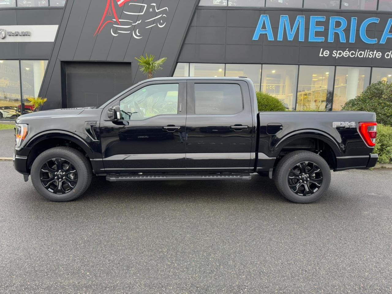 FORD F150 Supercrew LARIAT Black Package V8 5.0L FLEXFUEL