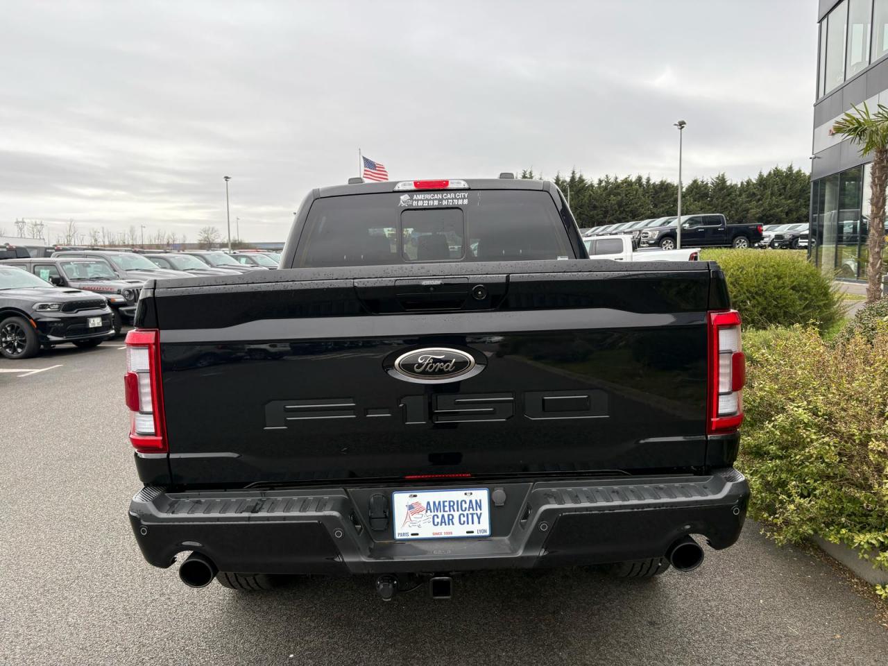FORD F150 Supercrew LARIAT Black Package V8 5.0L FLEXFUEL