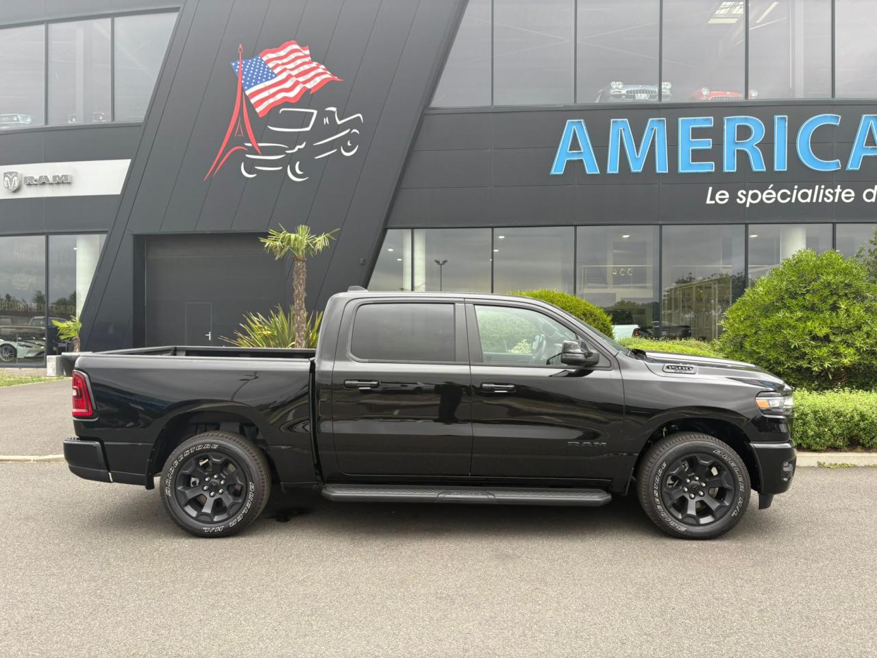 DODGE RAM 1500 CREW CAB SPORT BLACK PACKAGE AIR 2025