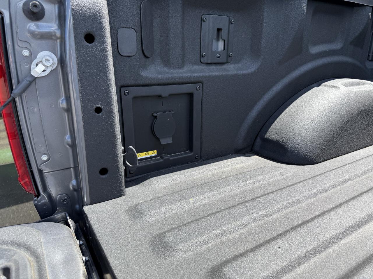 FORD F150 Supercrew LARIAT Black Package V8 5.0L FLEXFUEL