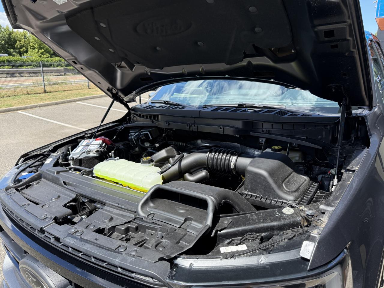 FORD F150 Supercrew LARIAT Black Package V8 5.0L FLEXFUEL