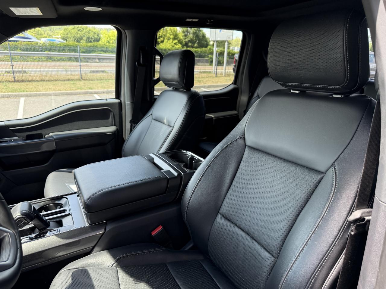 FORD F150 Supercrew LARIAT Black Package V8 5.0L FLEXFUEL