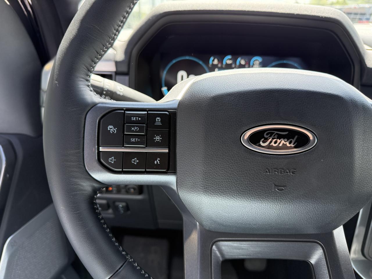 FORD F150 Supercrew LARIAT Black Package V8 5.0L FLEXFUEL