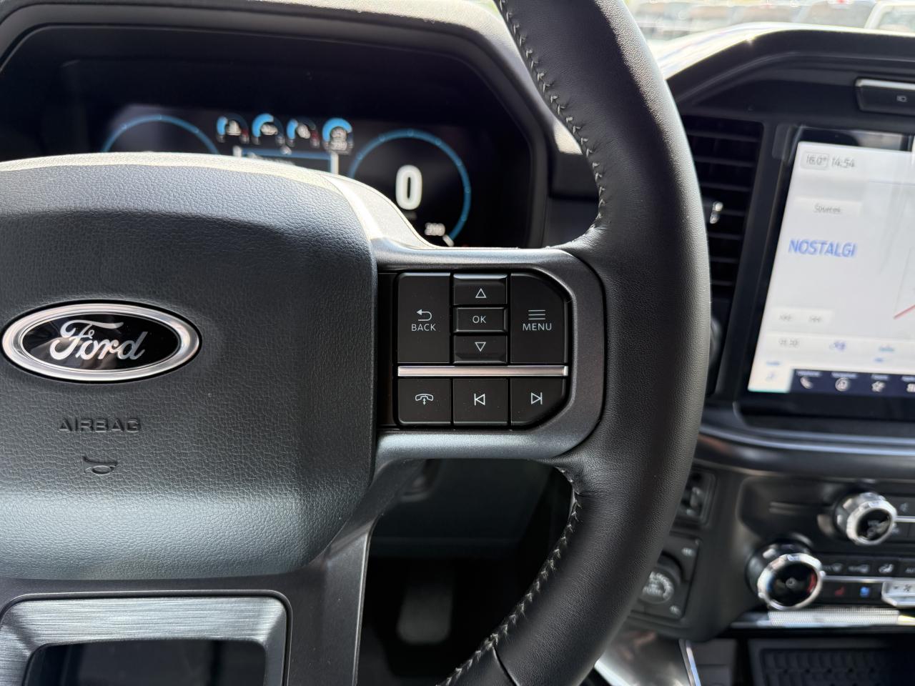 FORD F150 Supercrew LARIAT Black Package V8 5.0L FLEXFUEL