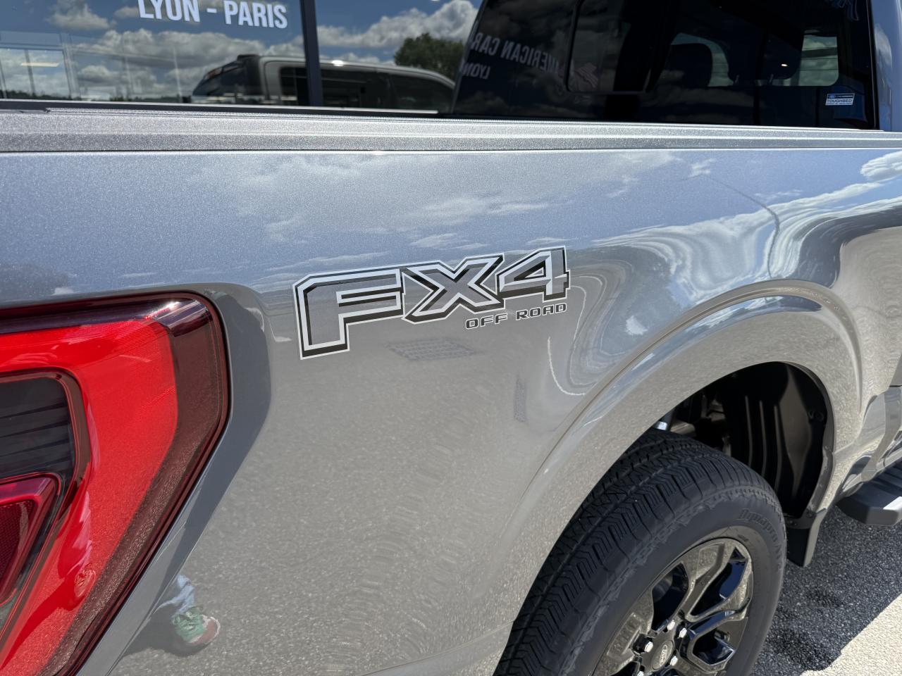 FORD F150 Supercrew LARIAT Black Package V8 5.0L FLEXFUEL