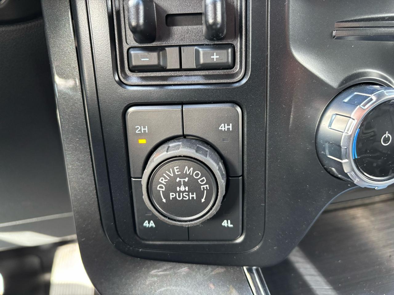 FORD F150 Supercrew LARIAT Black Package V8 5.0L FLEXFUEL