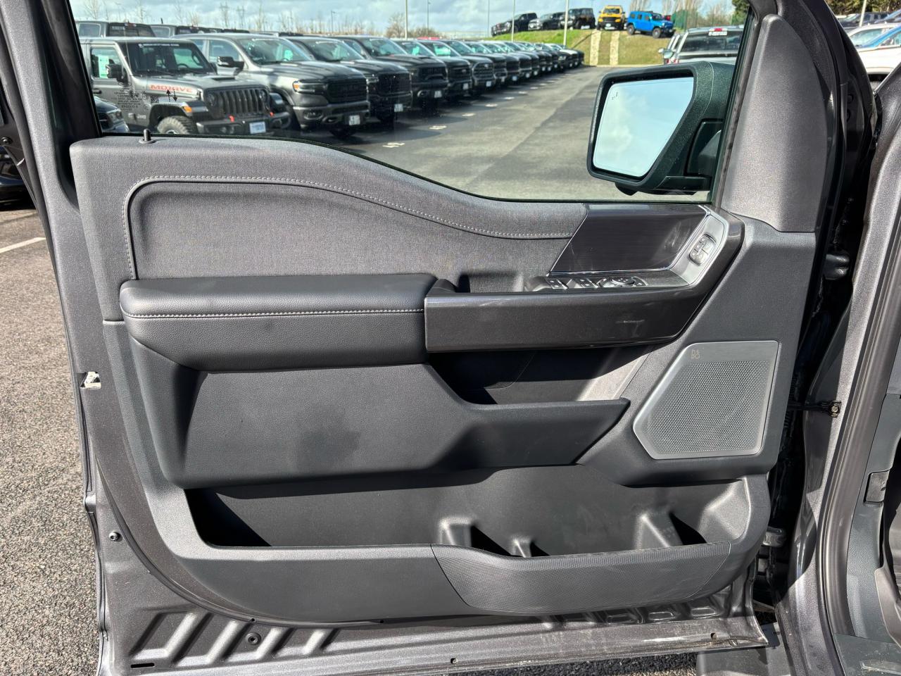 FORD F150 Supercrew LARIAT Black Package V8 5.0L FLEXFUEL