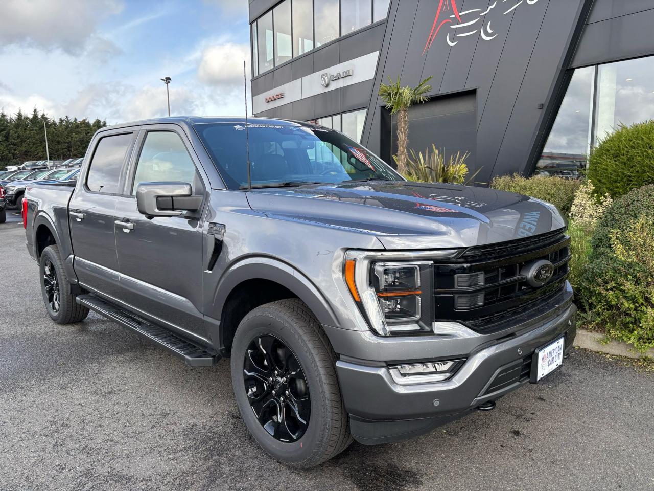 FORD F150 Supercrew LARIAT Black Package V8 5.0L FLEXFUEL