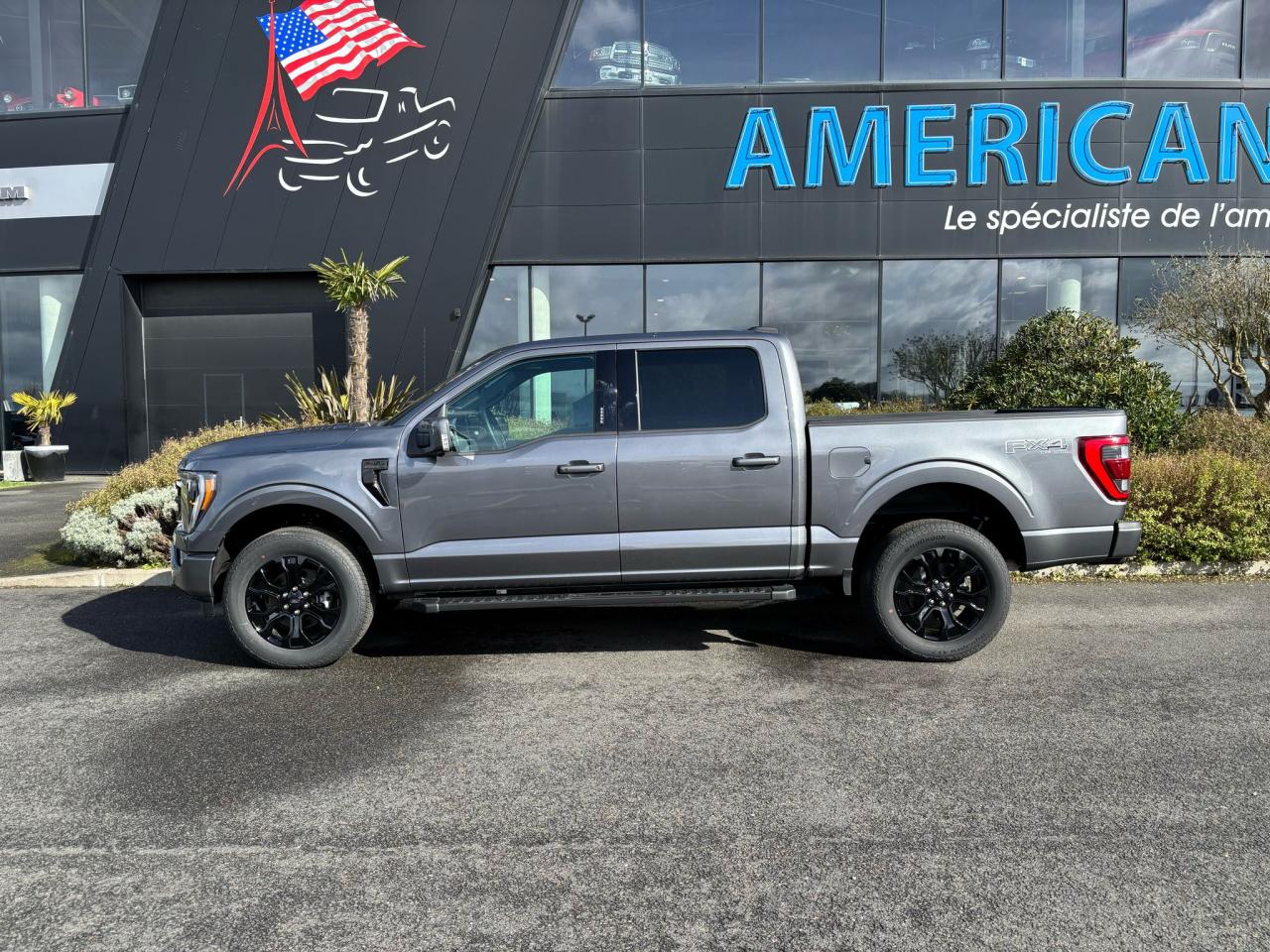 FORD F150 Supercrew LARIAT Black Package V8 5.0L FLEXFUEL