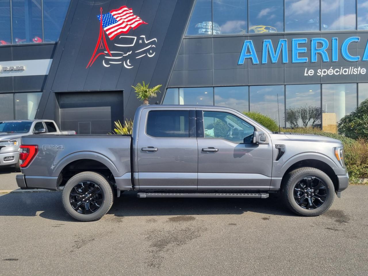 FORD F150 Supercrew LARIAT Black Package V8 5.0L FLEXFUEL