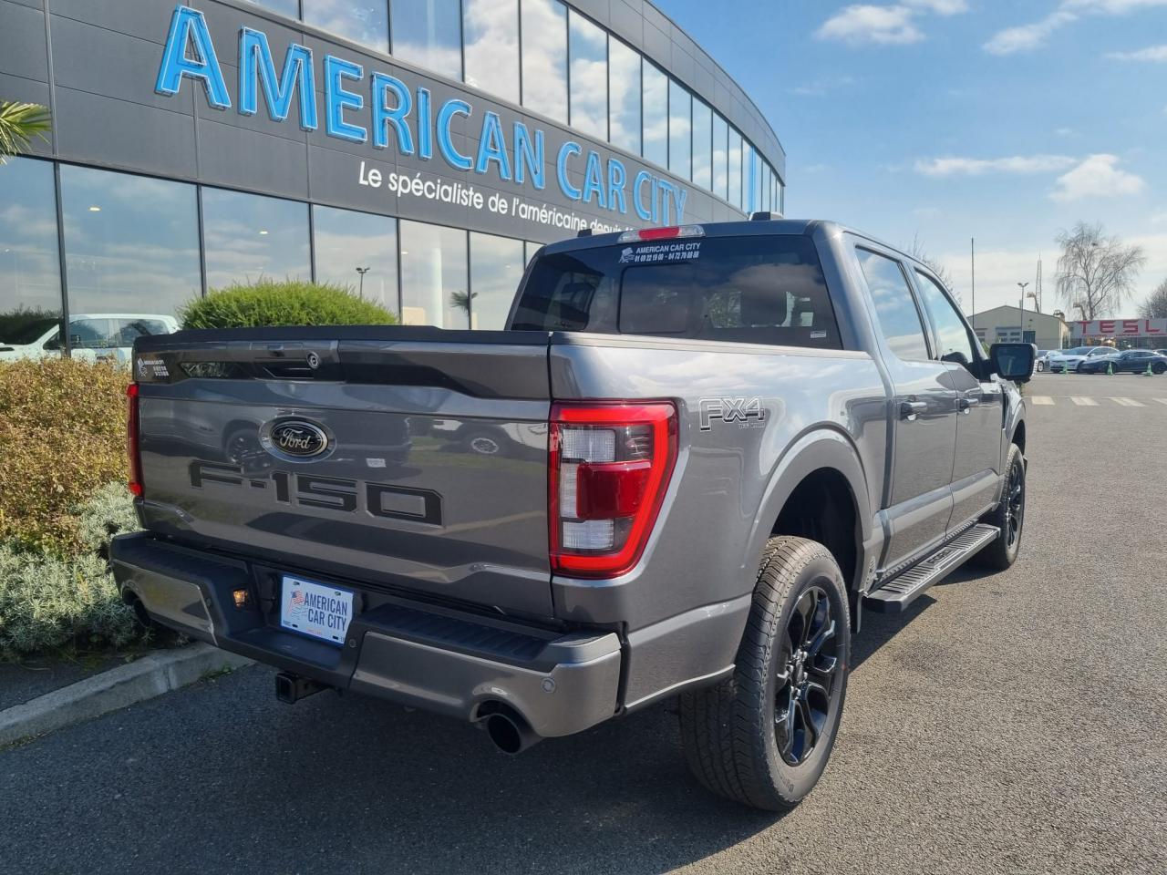 FORD F150 Supercrew LARIAT Black Package V8 5.0L FLEXFUEL