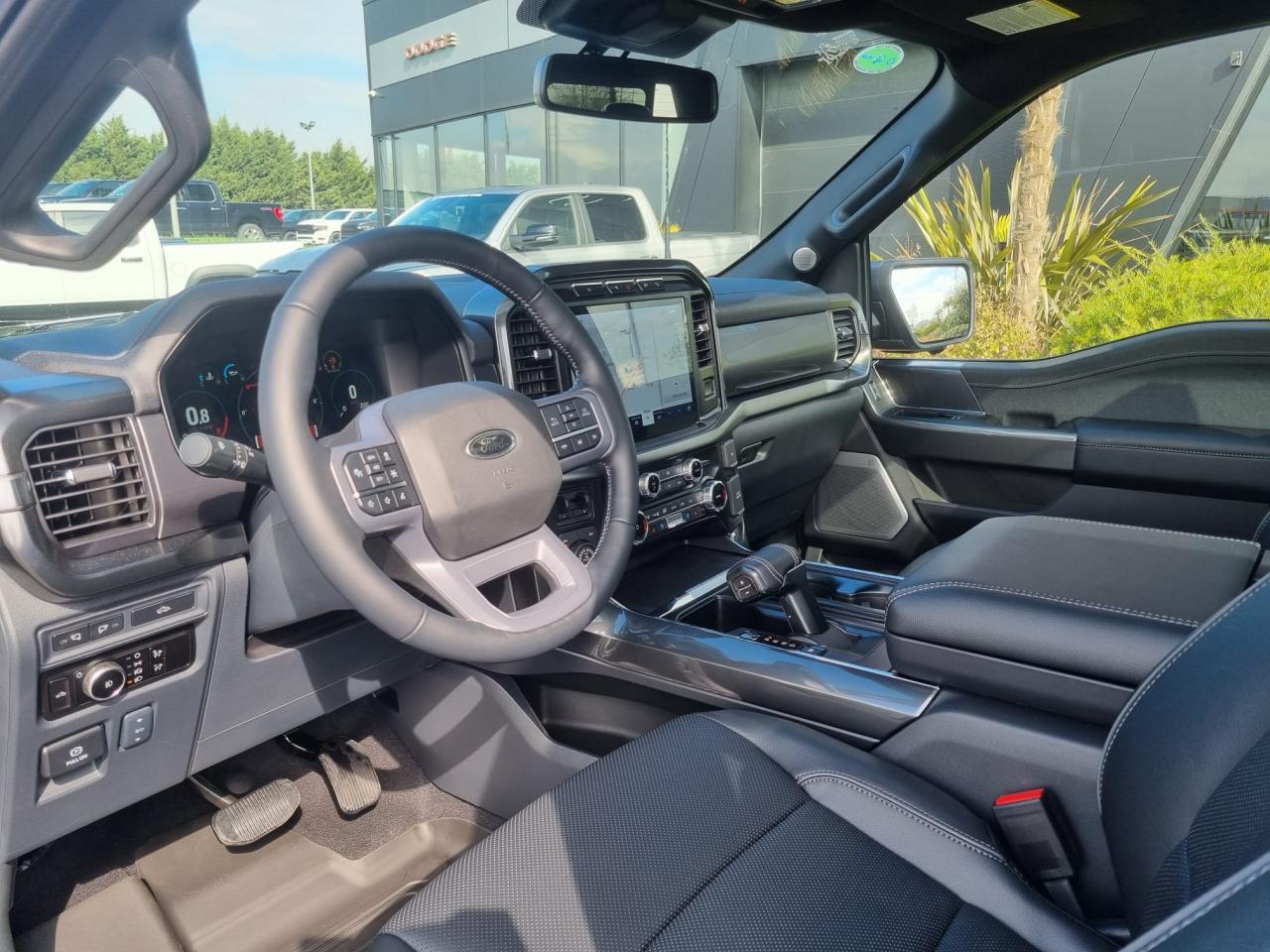FORD F150 Supercrew LARIAT Black Package V8 5.0L FLEXFUEL