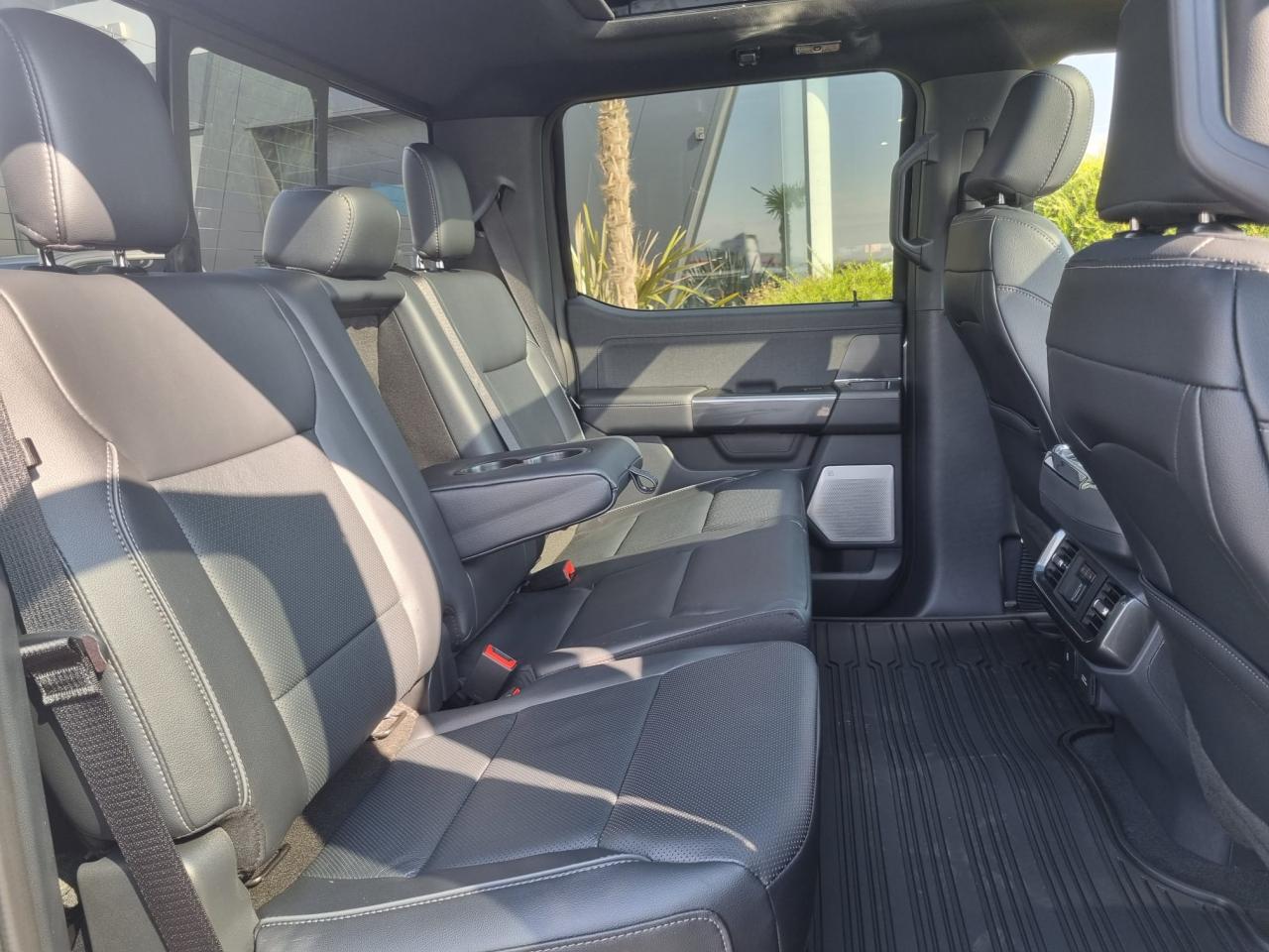 FORD F150 Supercrew LARIAT Black Package V8 5.0L FLEXFUEL