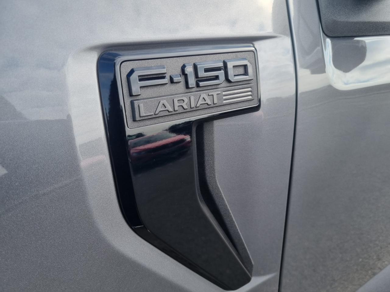 FORD F150 Supercrew LARIAT Black Package V8 5.0L FLEXFUEL