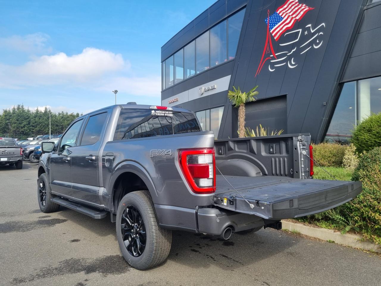 FORD F150 Supercrew LARIAT Black Package V8 5.0L FLEXFUEL