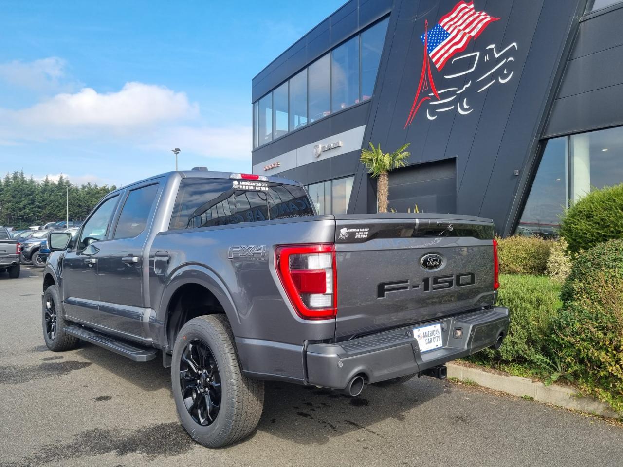 FORD F150 Supercrew LARIAT Black Package V8 5.0L FLEXFUEL