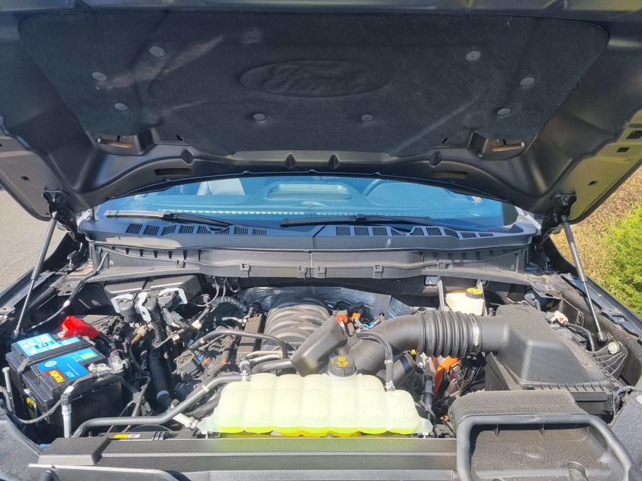 FORD F150 Supercrew LARIAT Black Package V8 5.0L FLEXFUEL