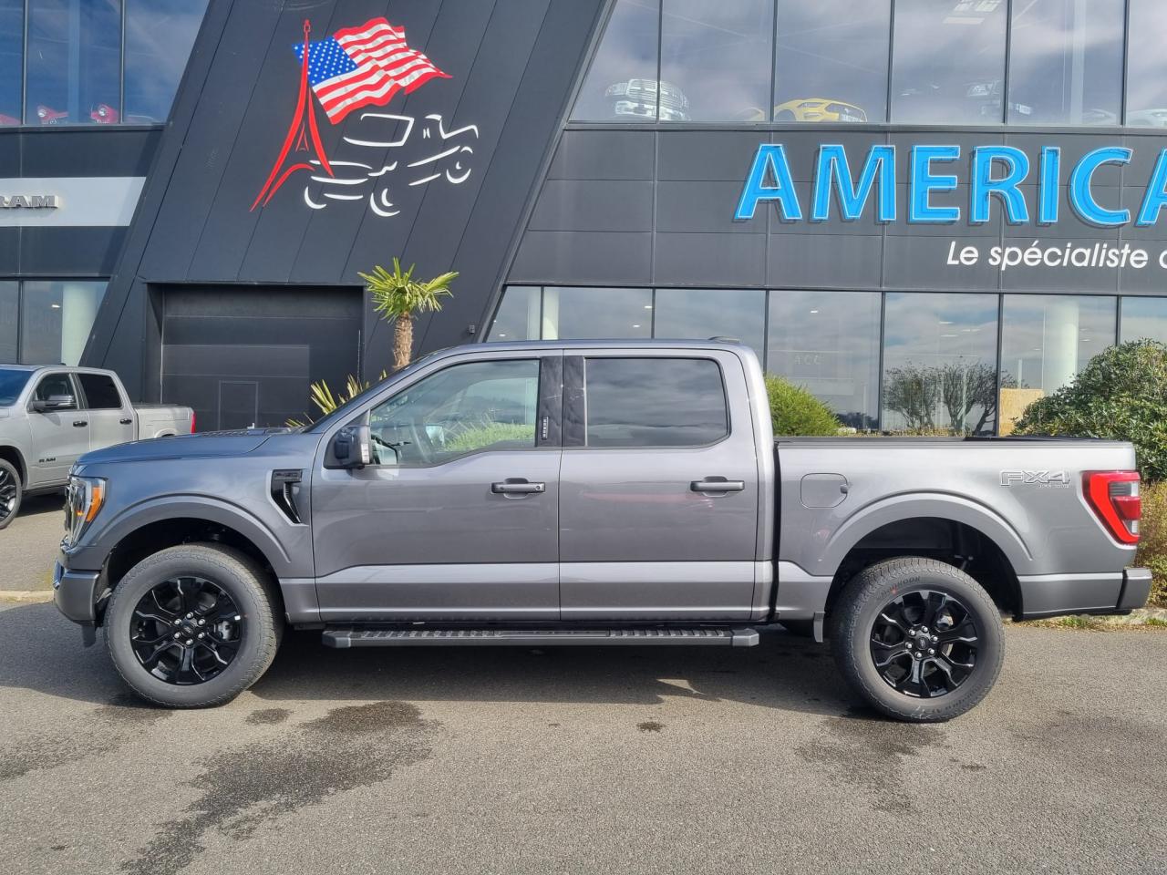FORD F150 Supercrew LARIAT Black Package V8 5.0L FLEXFUEL
