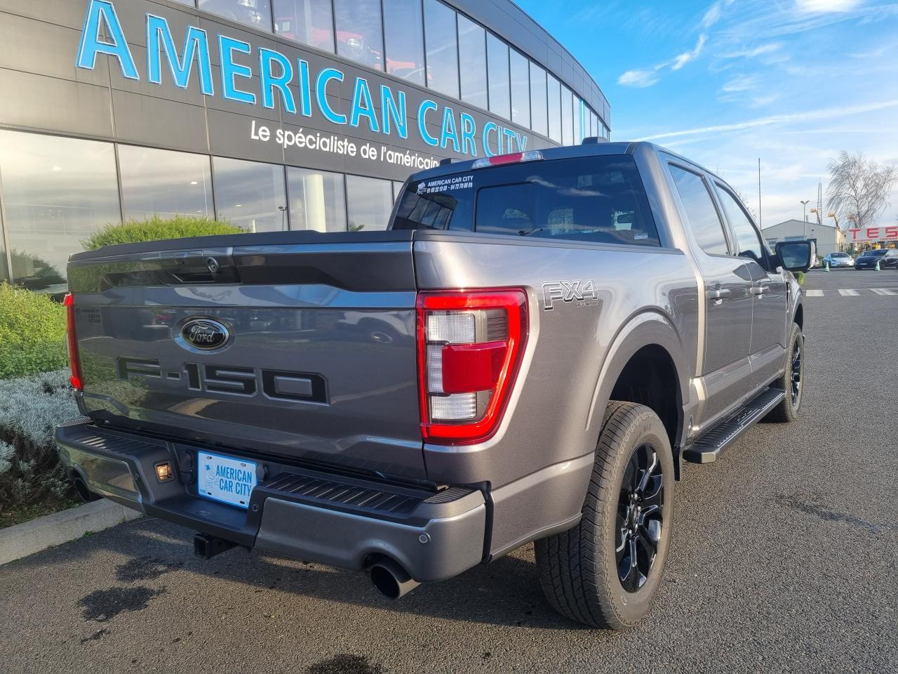 FORD F150 Supercrew LARIAT Black Package V8 5.0L FLEXFUEL