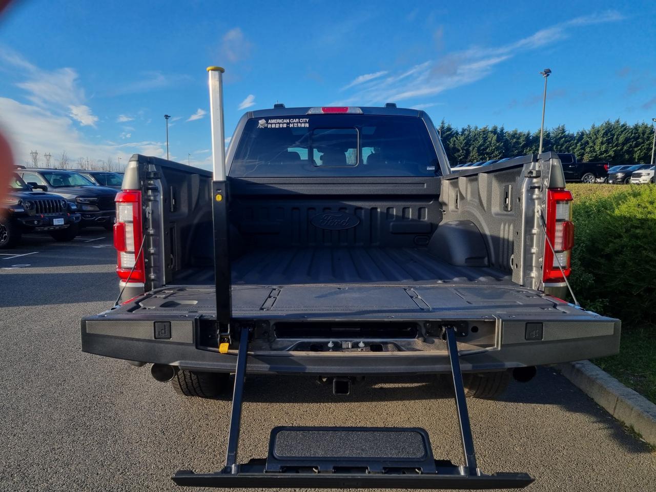 FORD F150 Supercrew LARIAT Black Package V8 5.0L FLEXFUEL