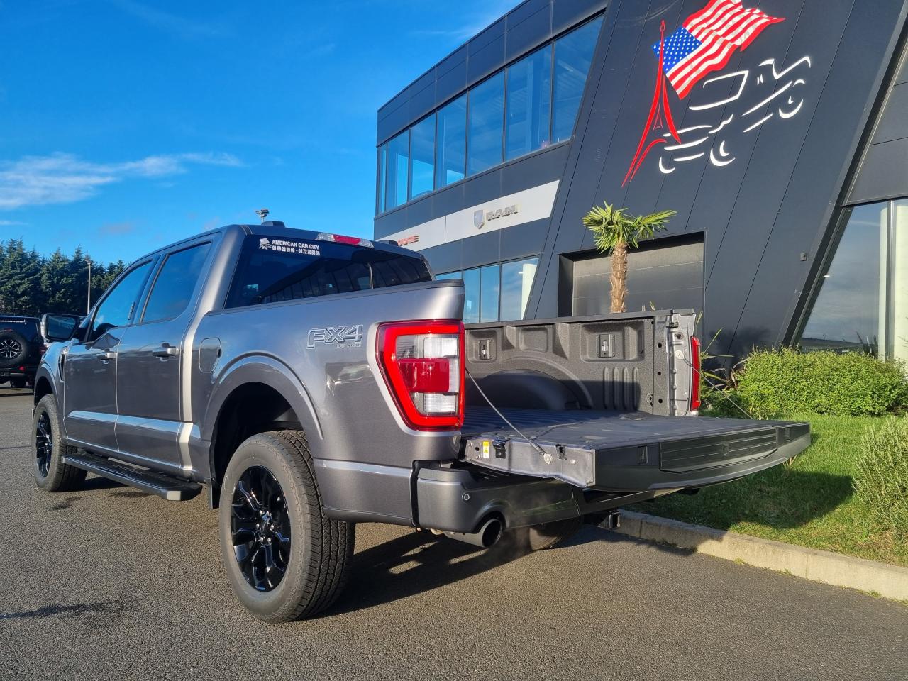 FORD F150 Supercrew LARIAT Black Package V8 5.0L FLEXFUEL