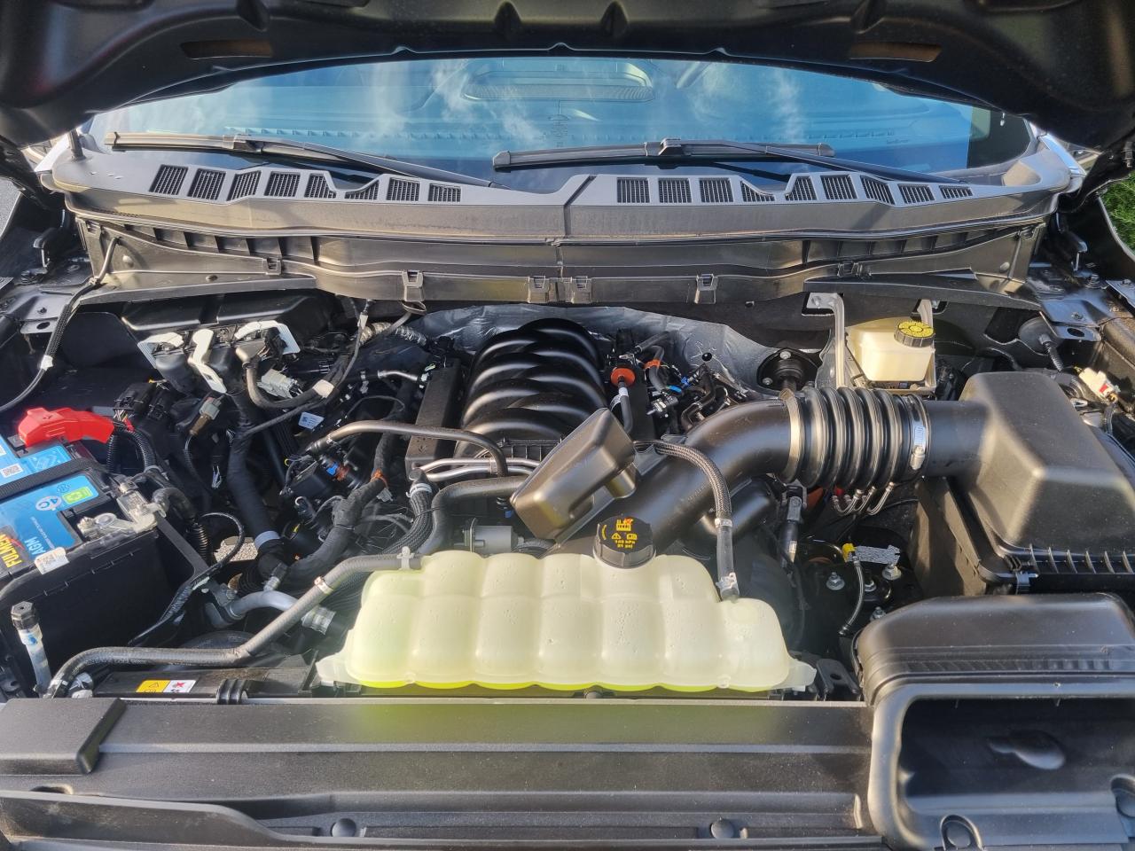 FORD F150 Supercrew LARIAT Black Package V8 5.0L FLEXFUEL
