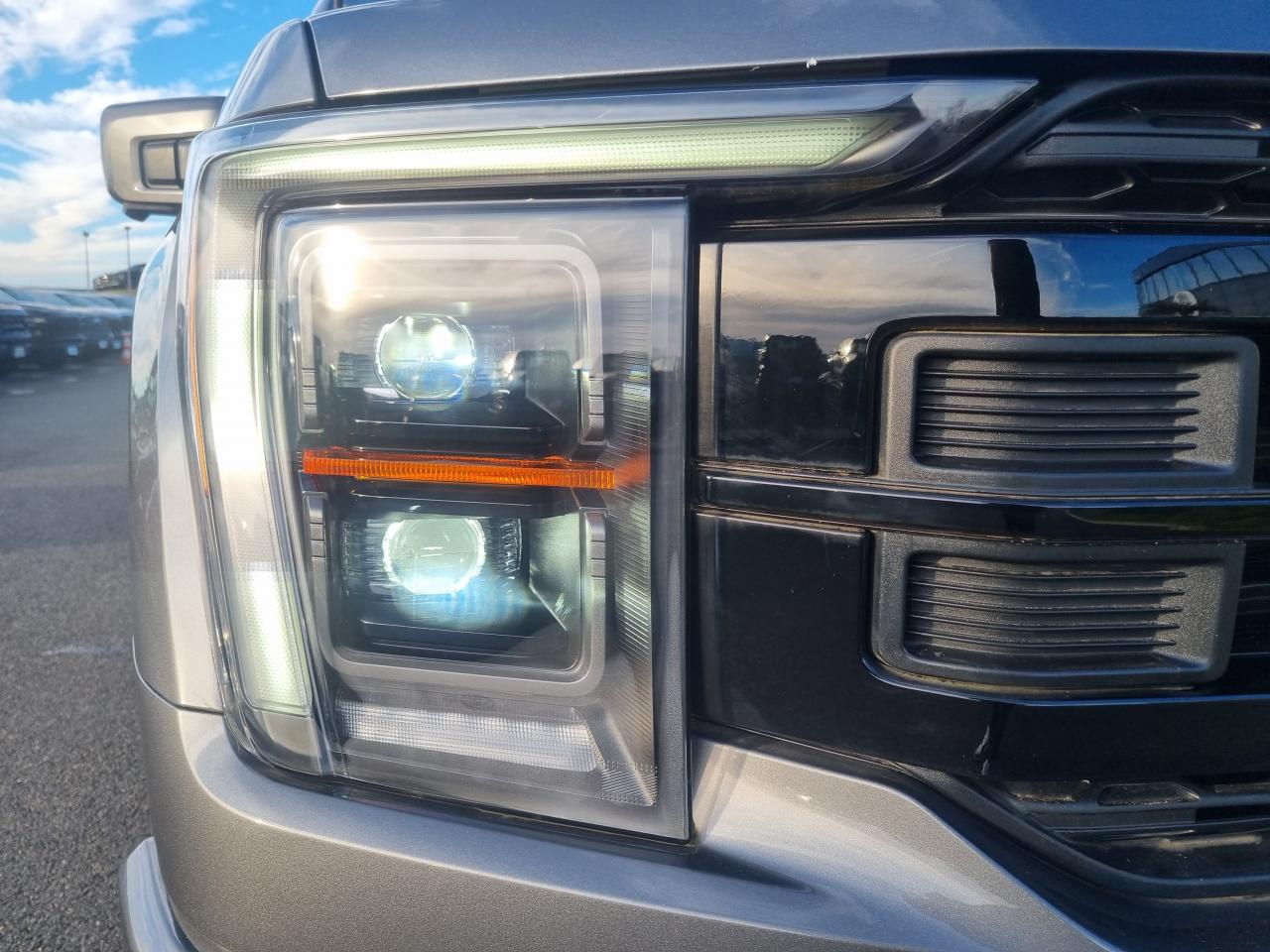 FORD F150 Supercrew LARIAT Black Package V8 5.0L FLEXFUEL