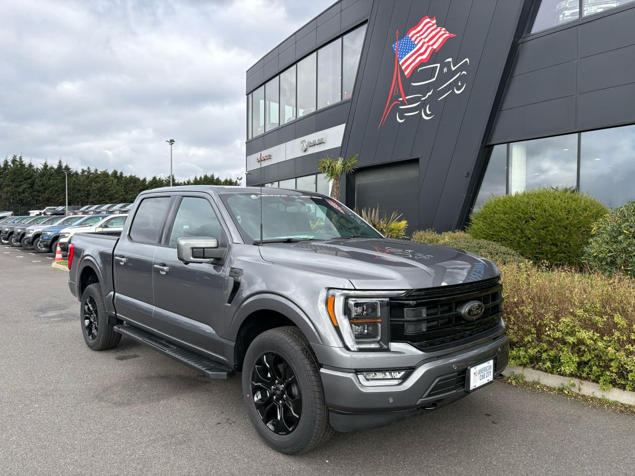 FORD F150 Supercrew LARIAT Black Package V8 5.0L FLEXFUEL