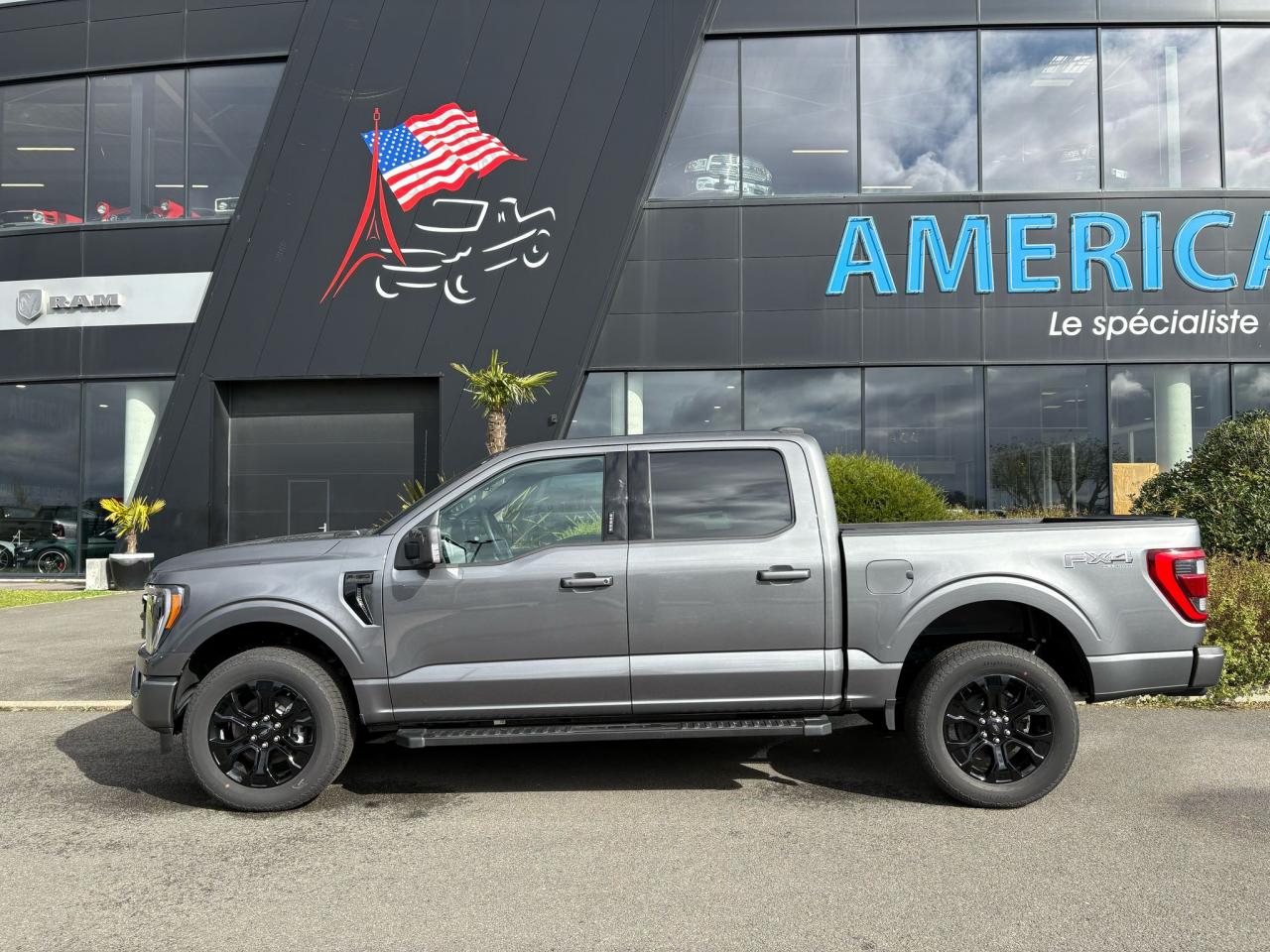 FORD F150 Supercrew LARIAT Black Package V8 5.0L FLEXFUEL