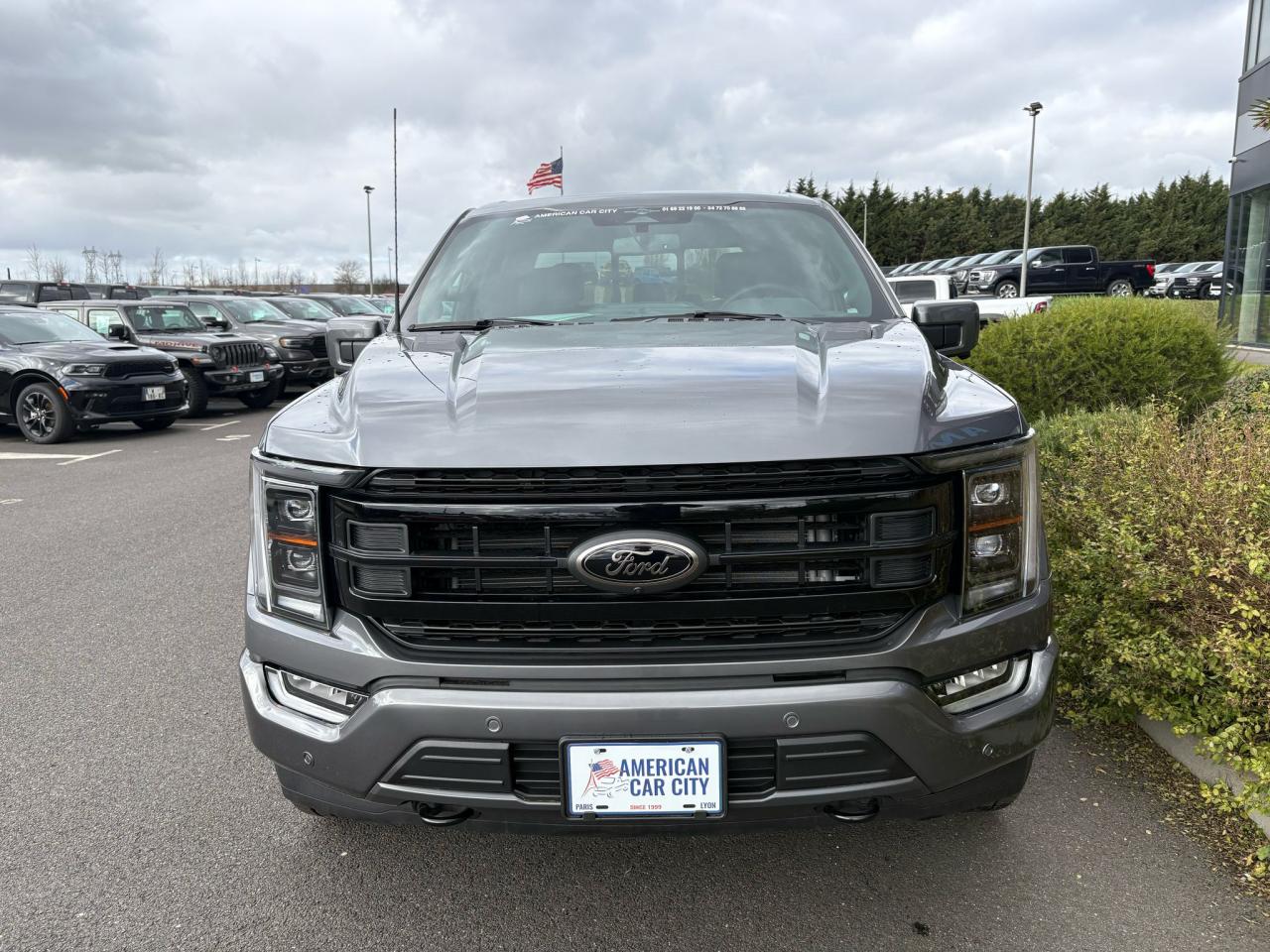 FORD F150 Supercrew LARIAT Black Package V8 5.0L FLEXFUEL