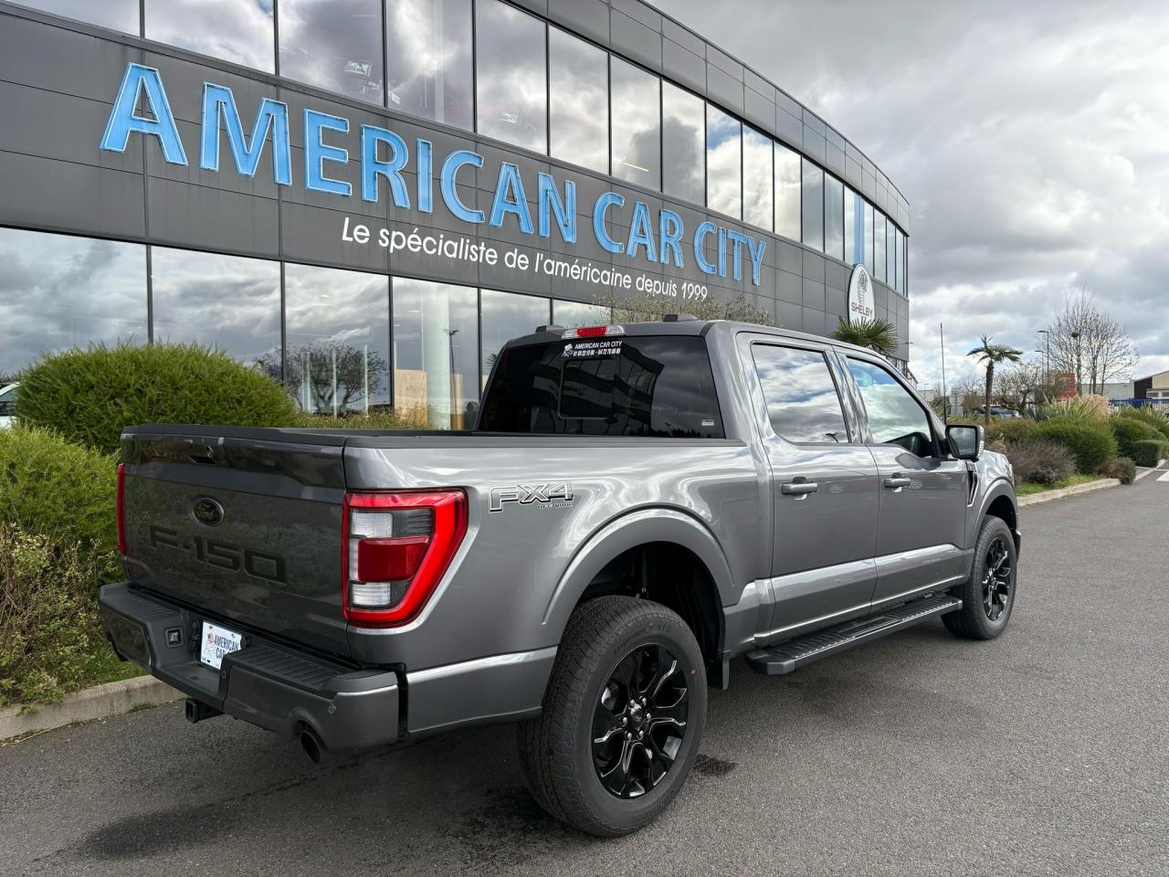 FORD F150 Supercrew LARIAT Black Package V8 5.0L FLEXFUEL