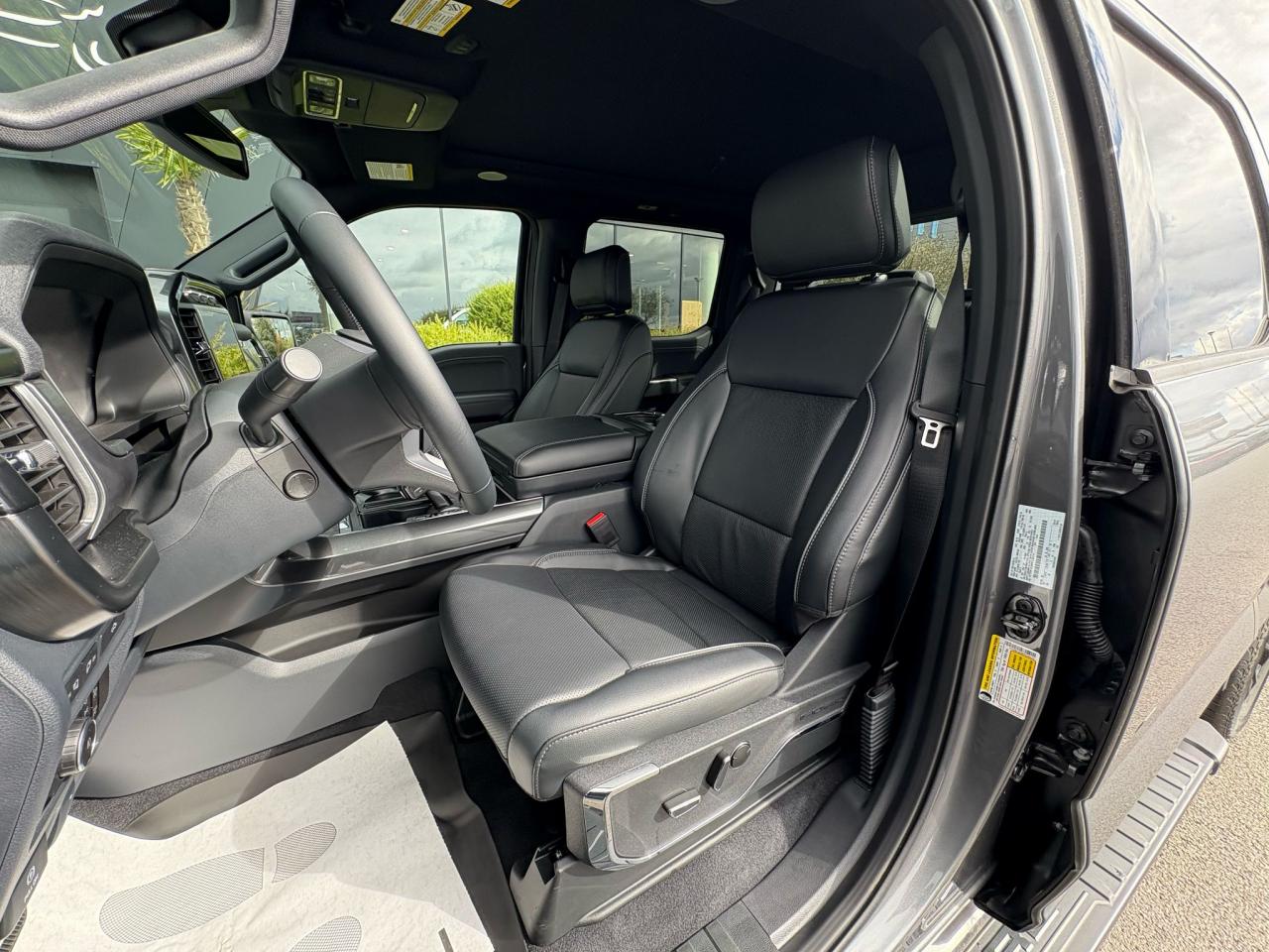 FORD F150 Supercrew LARIAT Black Package V8 5.0L FLEXFUEL