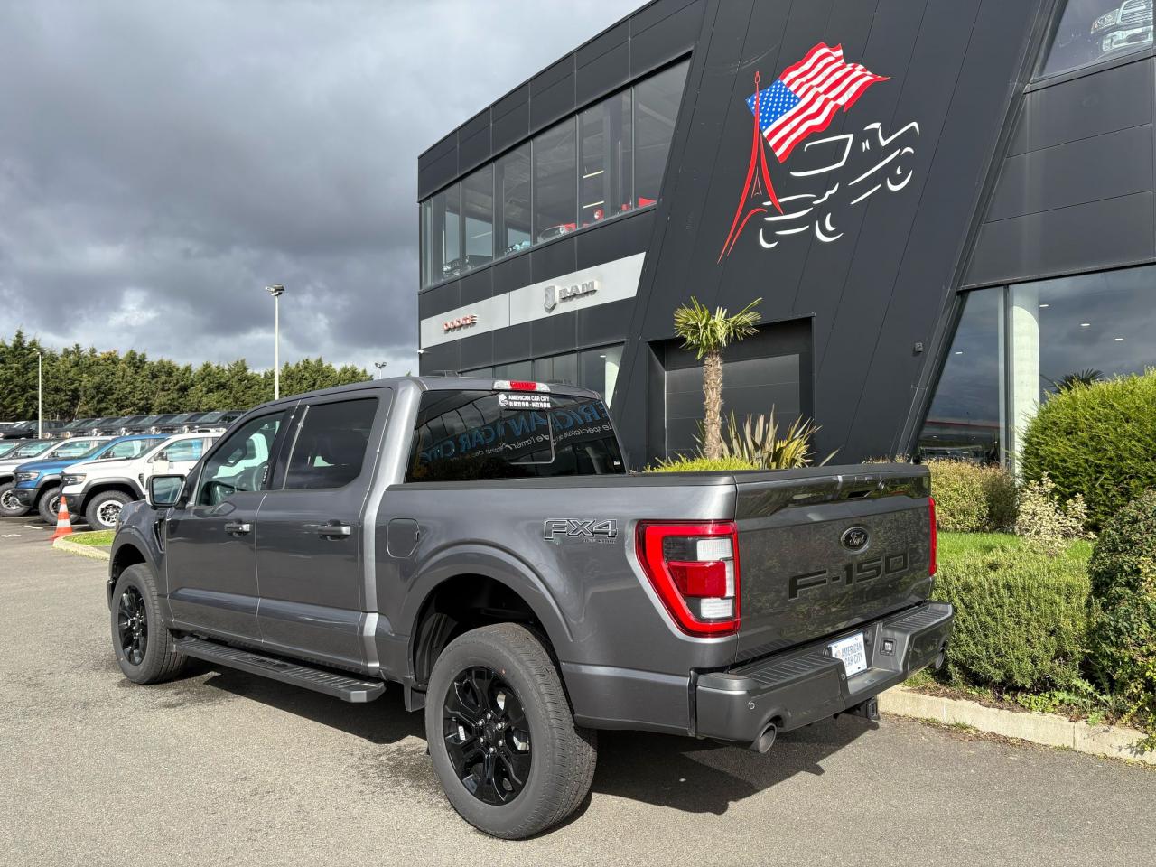 FORD F150 Supercrew LARIAT Black Package V8 5.0L FLEXFUEL