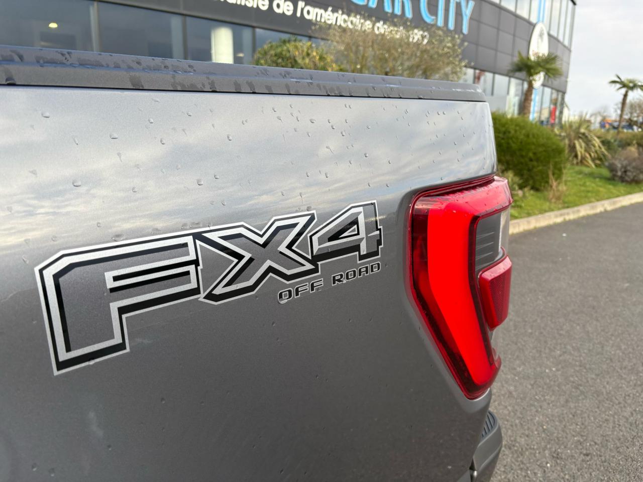 FORD F150 Supercrew LARIAT Black Package V8 5.0L FLEXFUEL