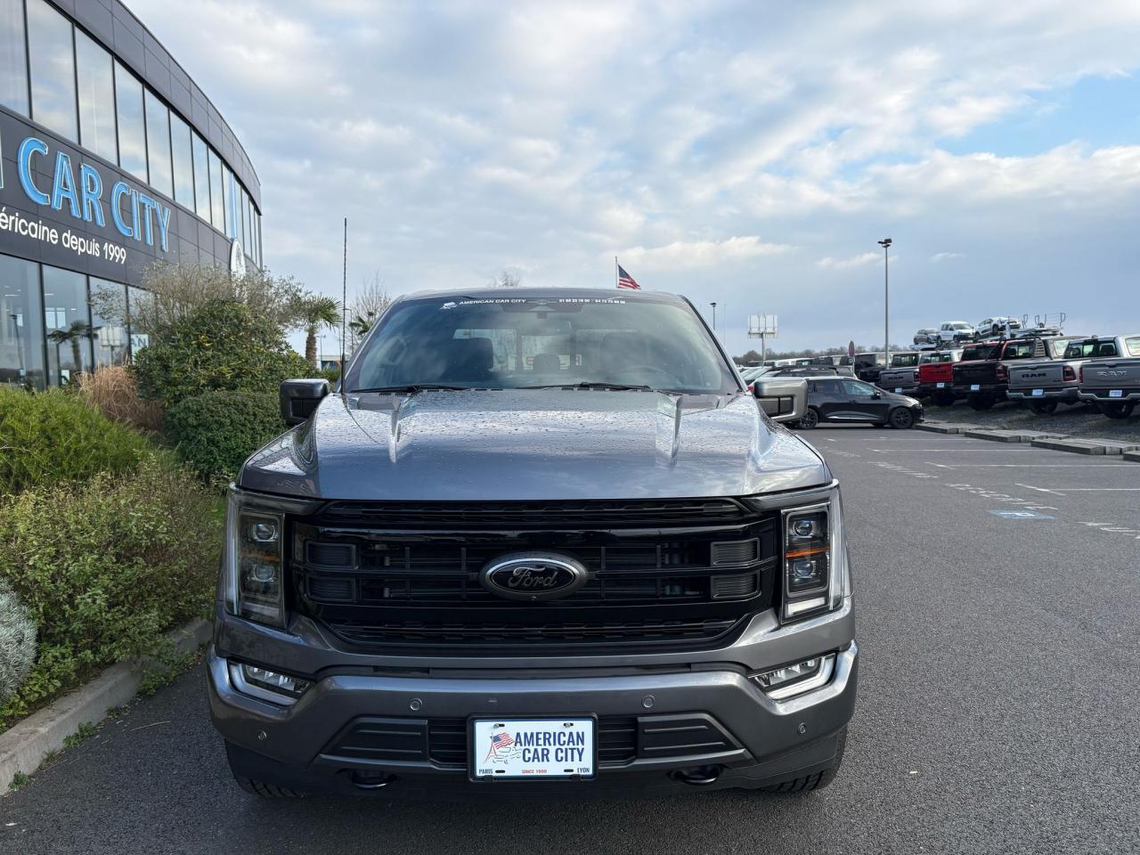 FORD F150 Supercrew LARIAT Black Package V8 5.0L FLEXFUEL
