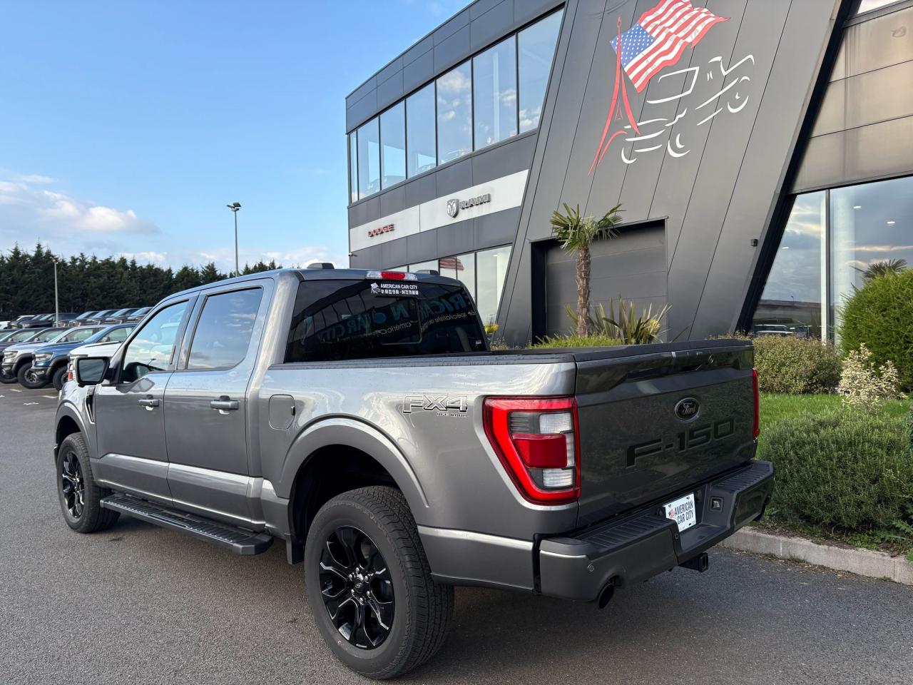 FORD F150 Supercrew LARIAT Black Package V8 5.0L FLEXFUEL