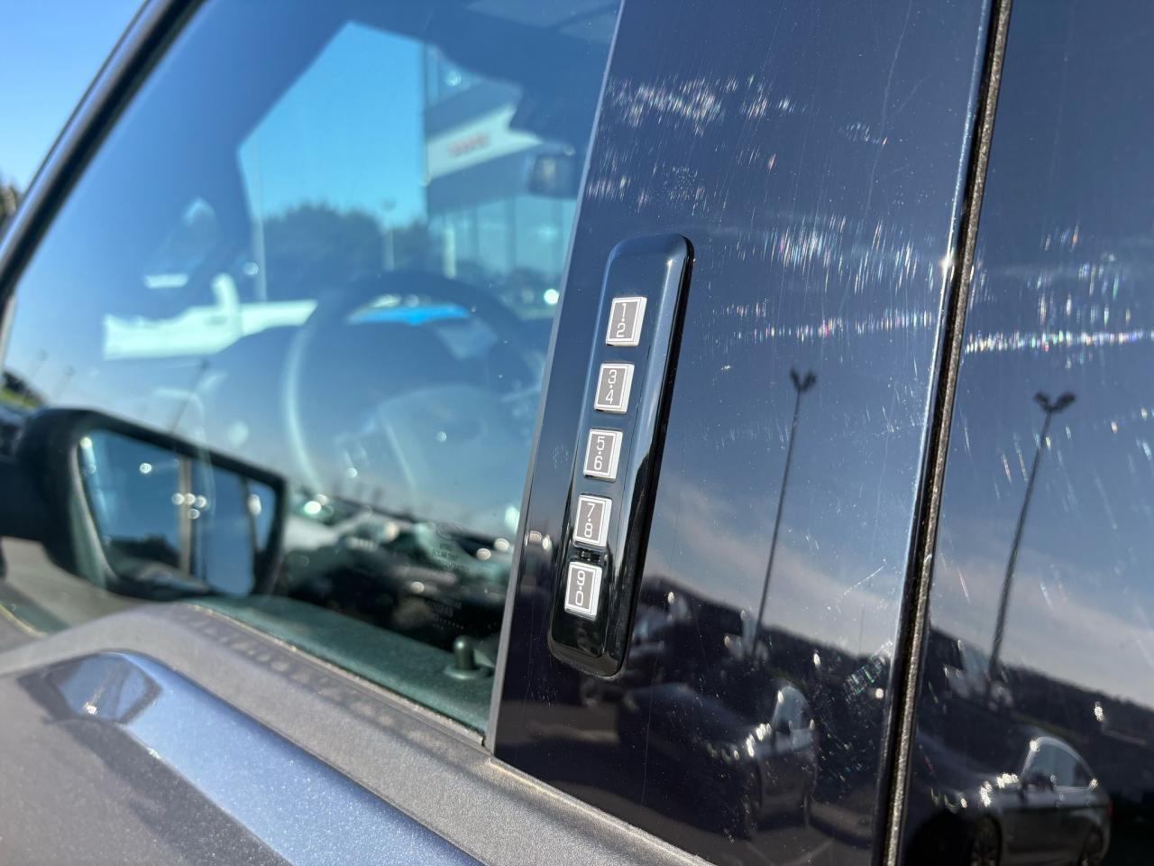 FORD F150 Supercrew LARIAT Black Package V8 5.0L FLEXFUEL
