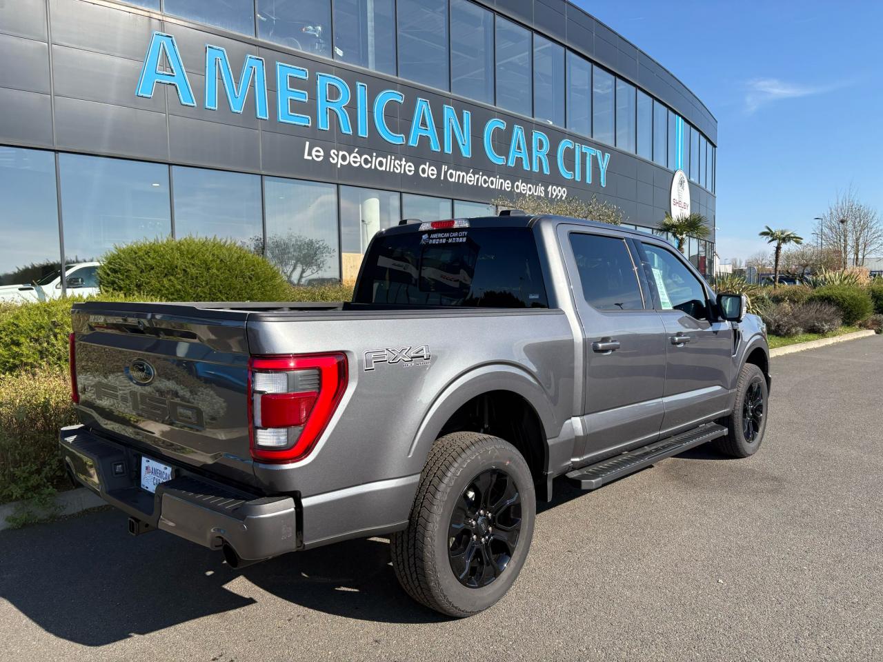 FORD F150 Supercrew LARIAT Black Package V8 5.0L FLEXFUEL