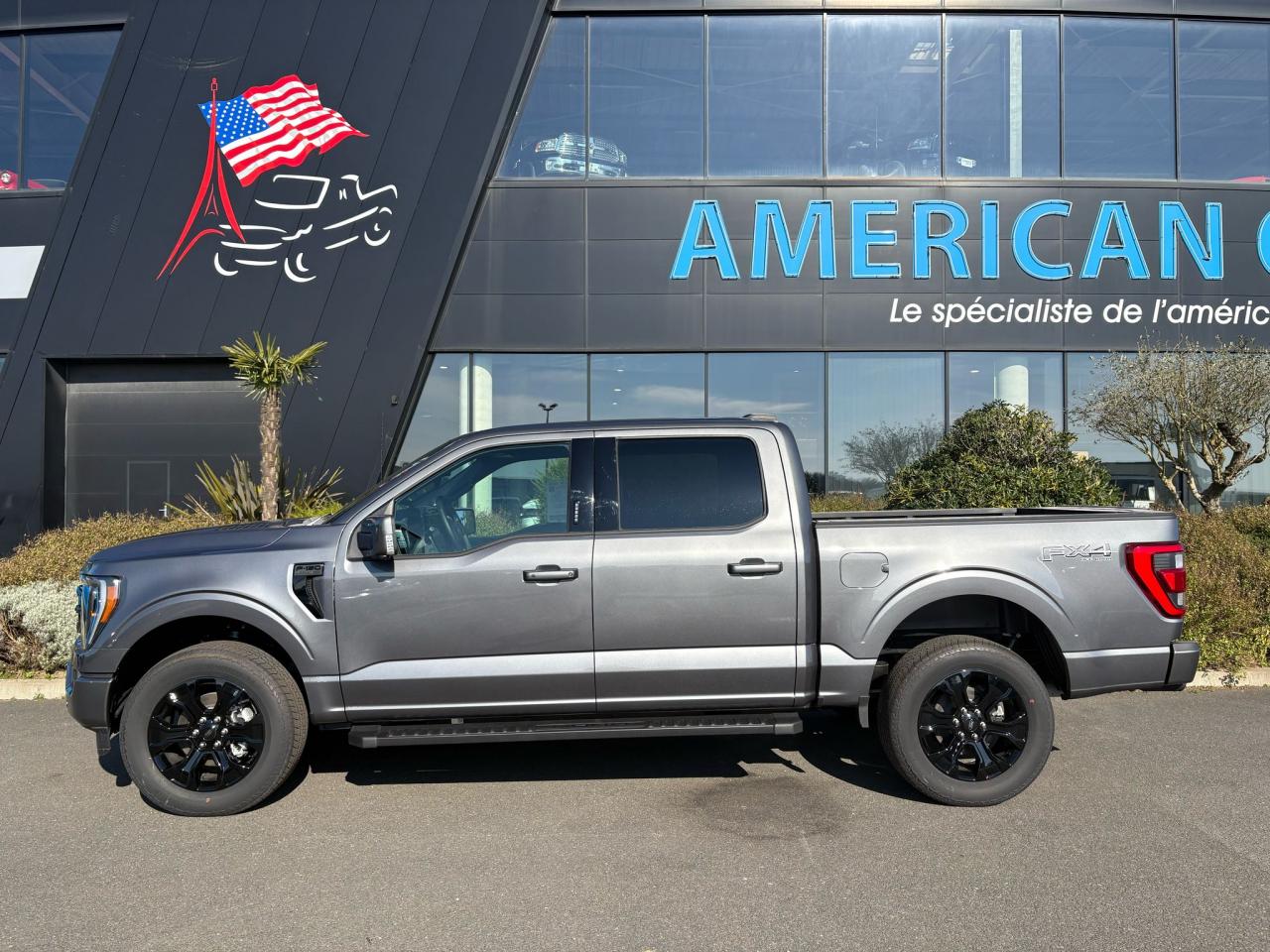 FORD F150 Supercrew LARIAT Black Package V8 5.0L FLEXFUEL