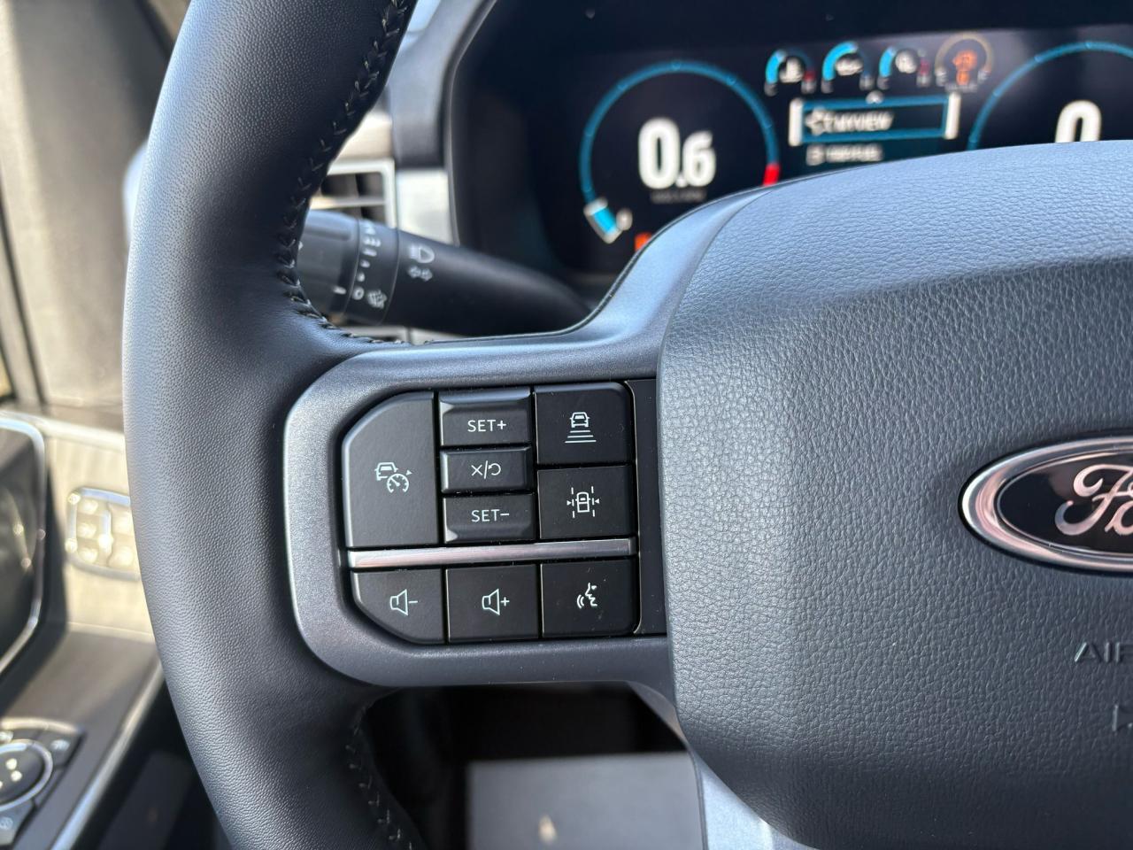 FORD F150 Supercrew LARIAT Black Package V8 5.0L FLEXFUEL