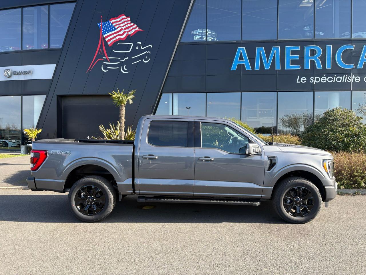 FORD F150 Supercrew LARIAT Black Package V8 5.0L FLEXFUEL
