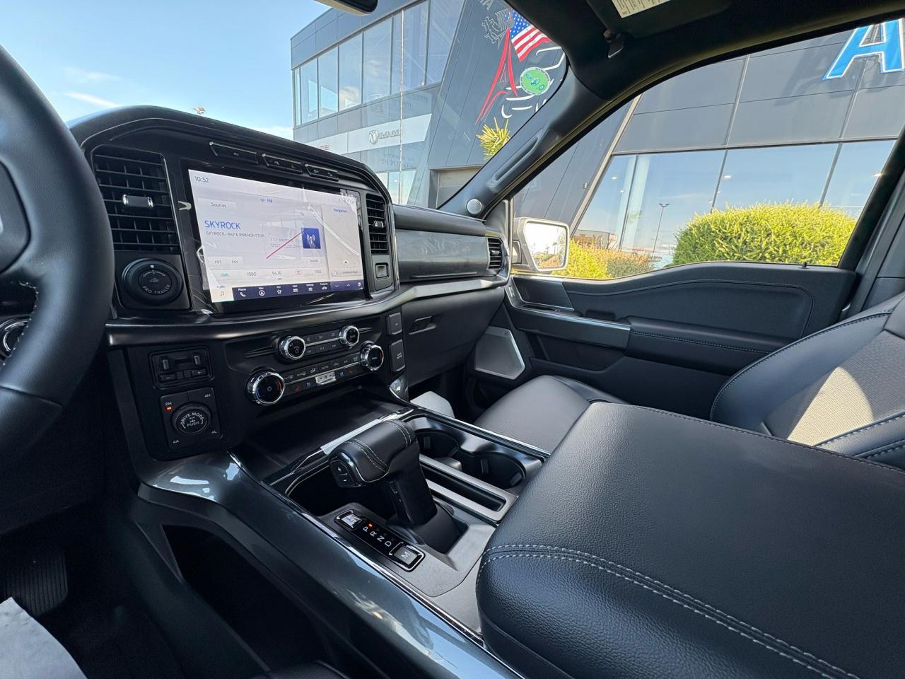 FORD F150 Supercrew LARIAT Black Package V8 5.0L FLEXFUEL