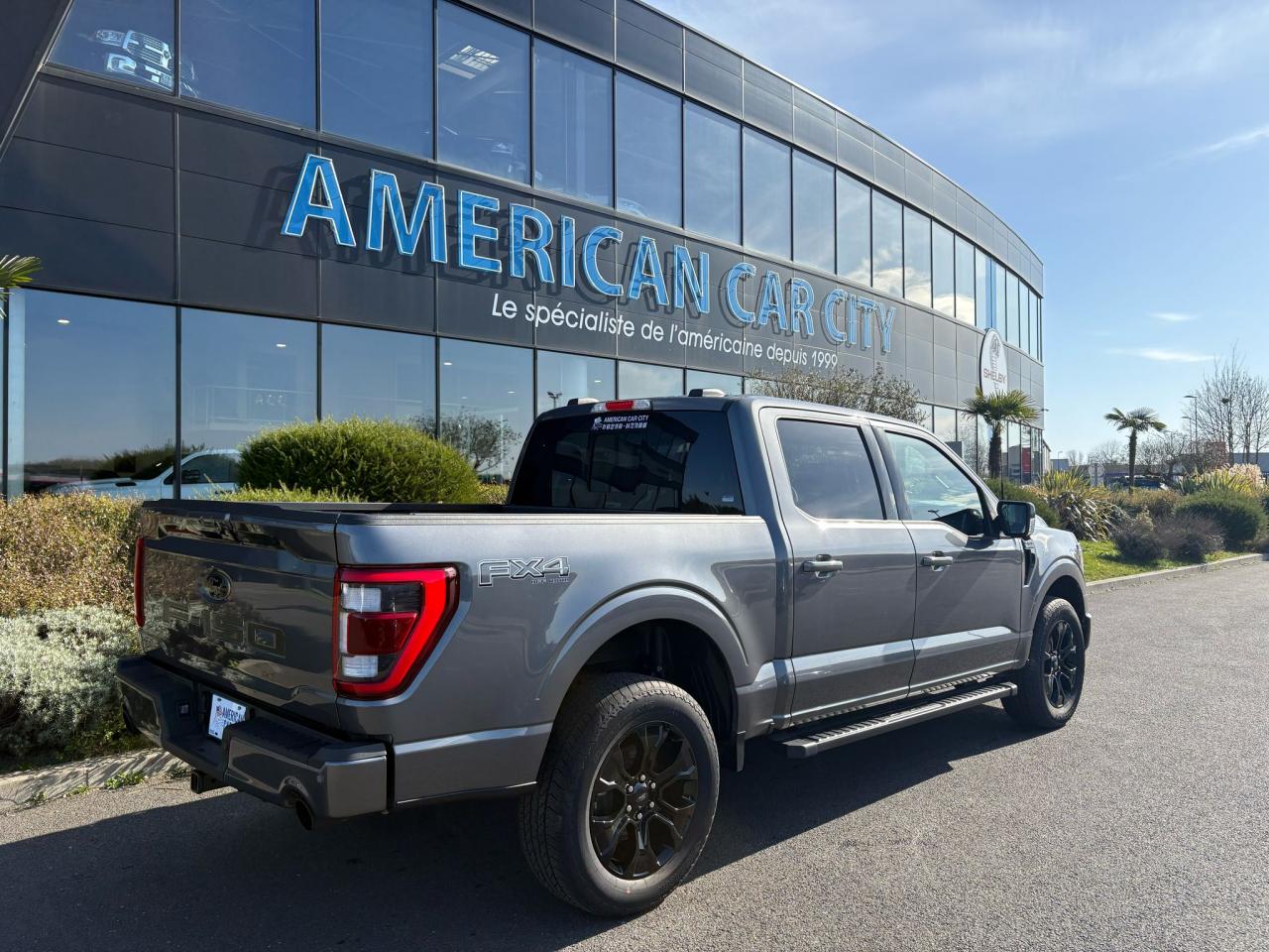 FORD F150 Supercrew LARIAT Black Package V8 5.0L FLEXFUEL