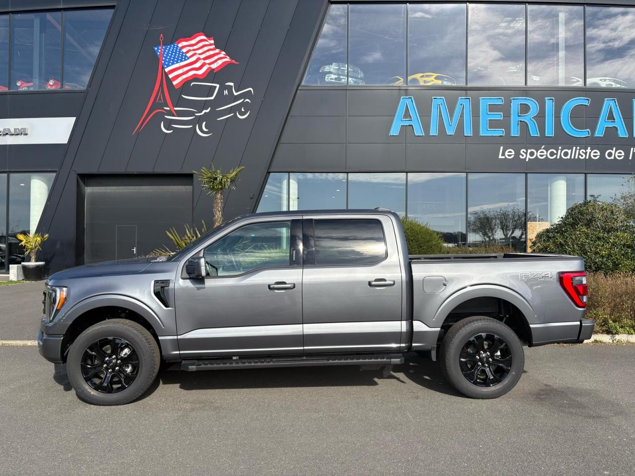 FORD F150 Supercrew LARIAT Black Package V8 5.0L FLEXFUEL