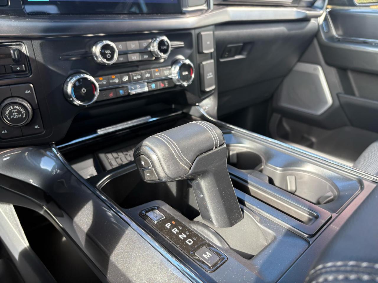 FORD F150 Supercrew LARIAT Black Package V8 5.0L FLEXFUEL