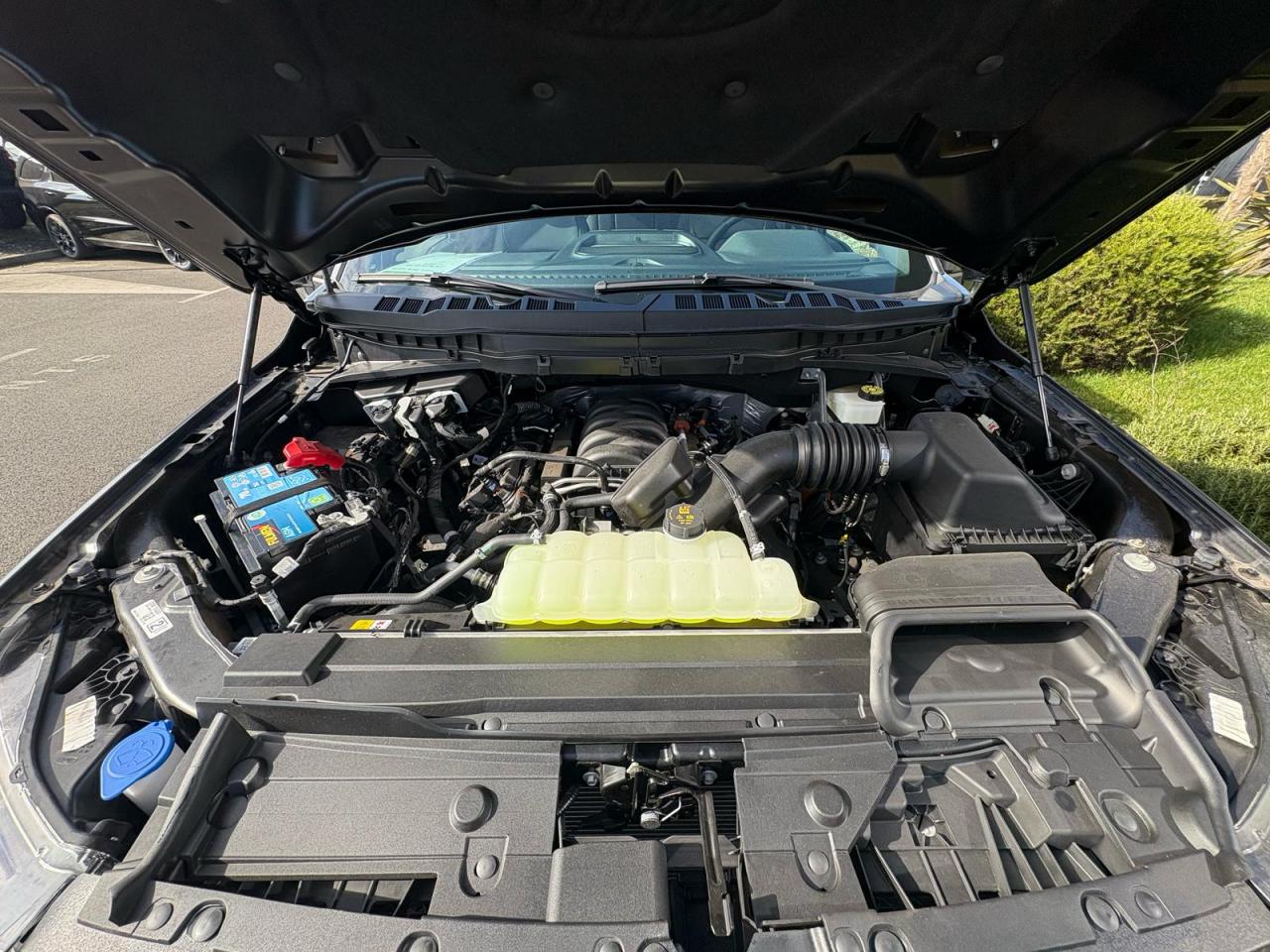 FORD F150 Supercrew LARIAT Black Package V8 5.0L FLEXFUEL