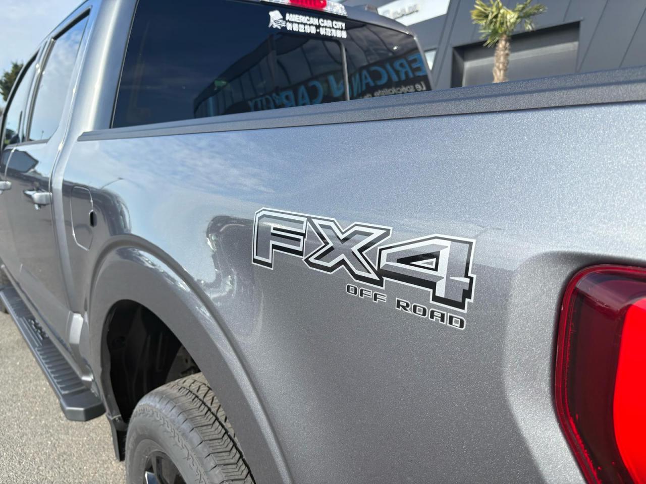 FORD F150 Supercrew LARIAT Black Package V8 5.0L FLEXFUEL