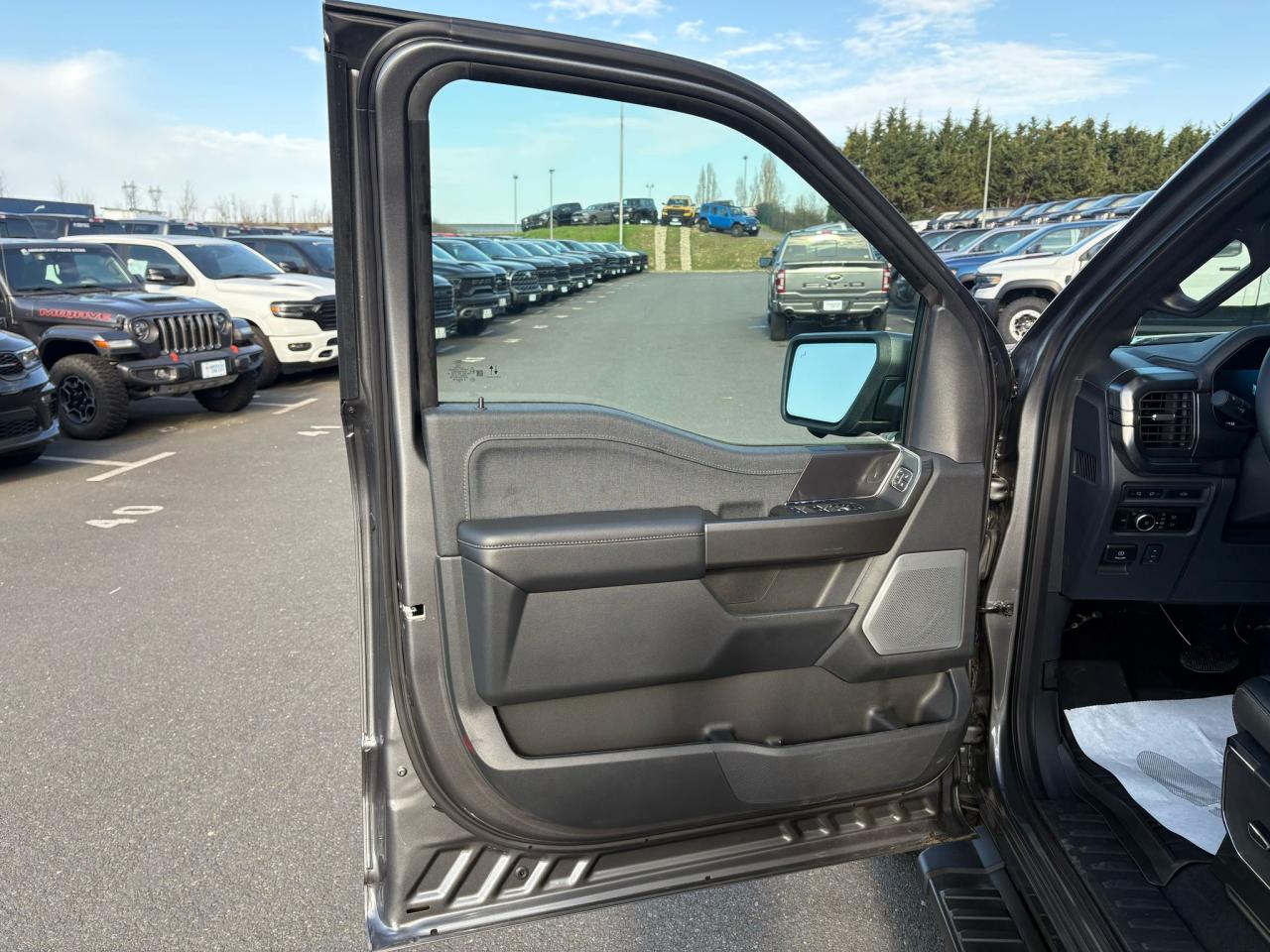 FORD F150 Supercrew LARIAT Black Package V8 5.0L FLEXFUEL