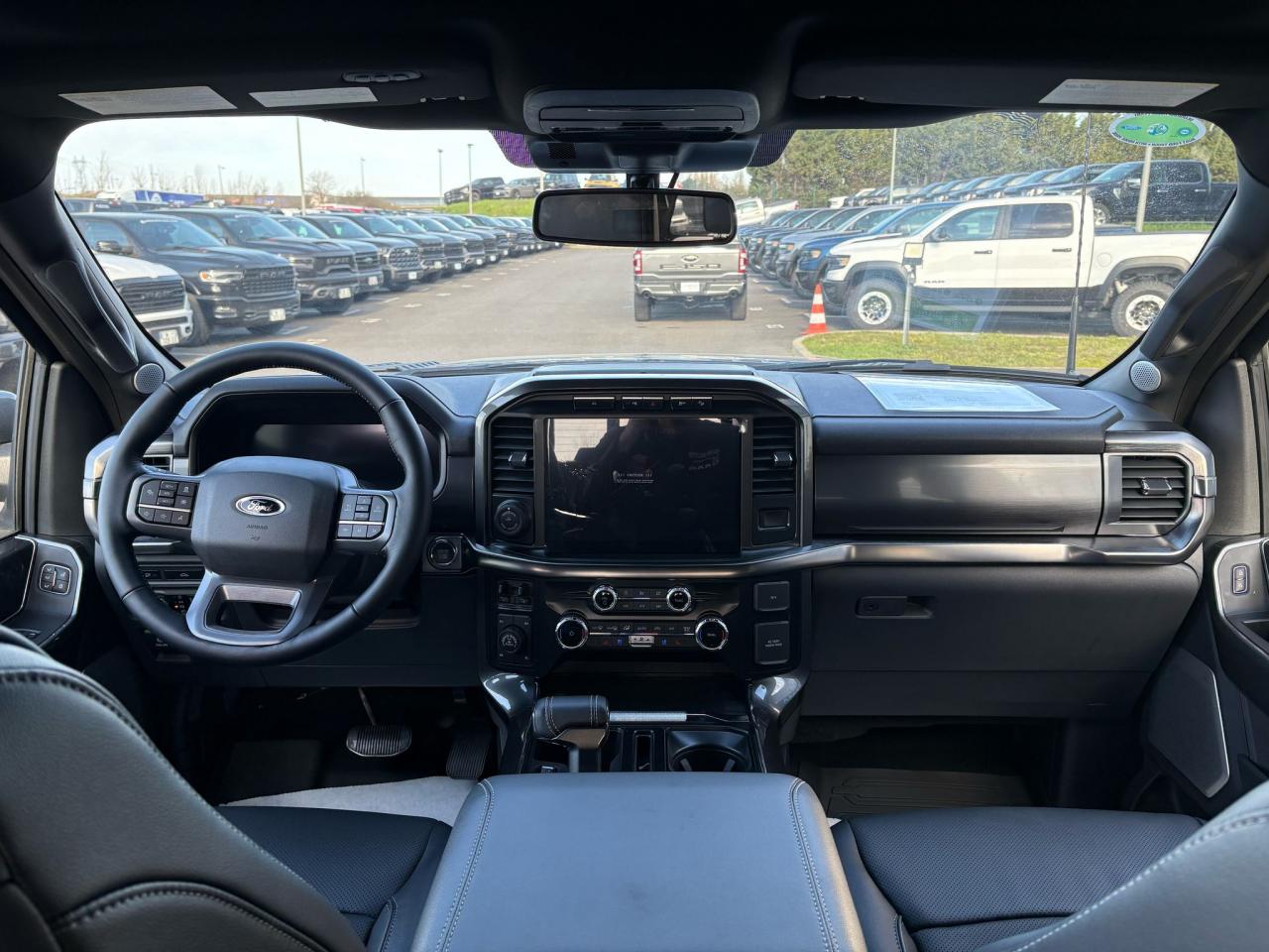 FORD F150 Supercrew LARIAT Black Package V8 5.0L FLEXFUEL