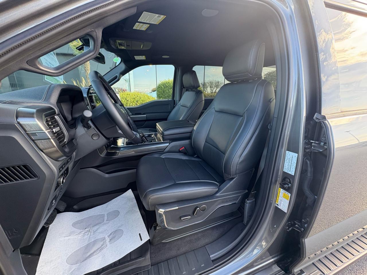 FORD F150 Supercrew LARIAT Black Package V8 5.0L FLEXFUEL